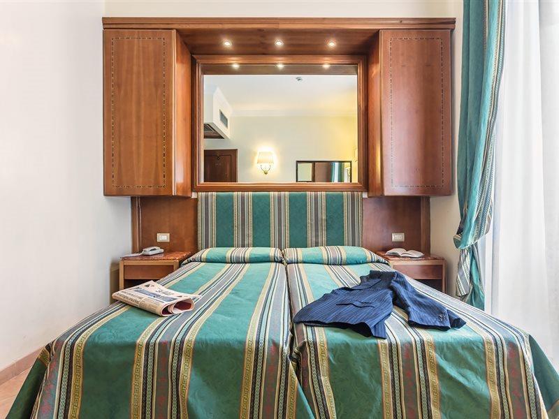 Hotel Raeli Lazio 3*