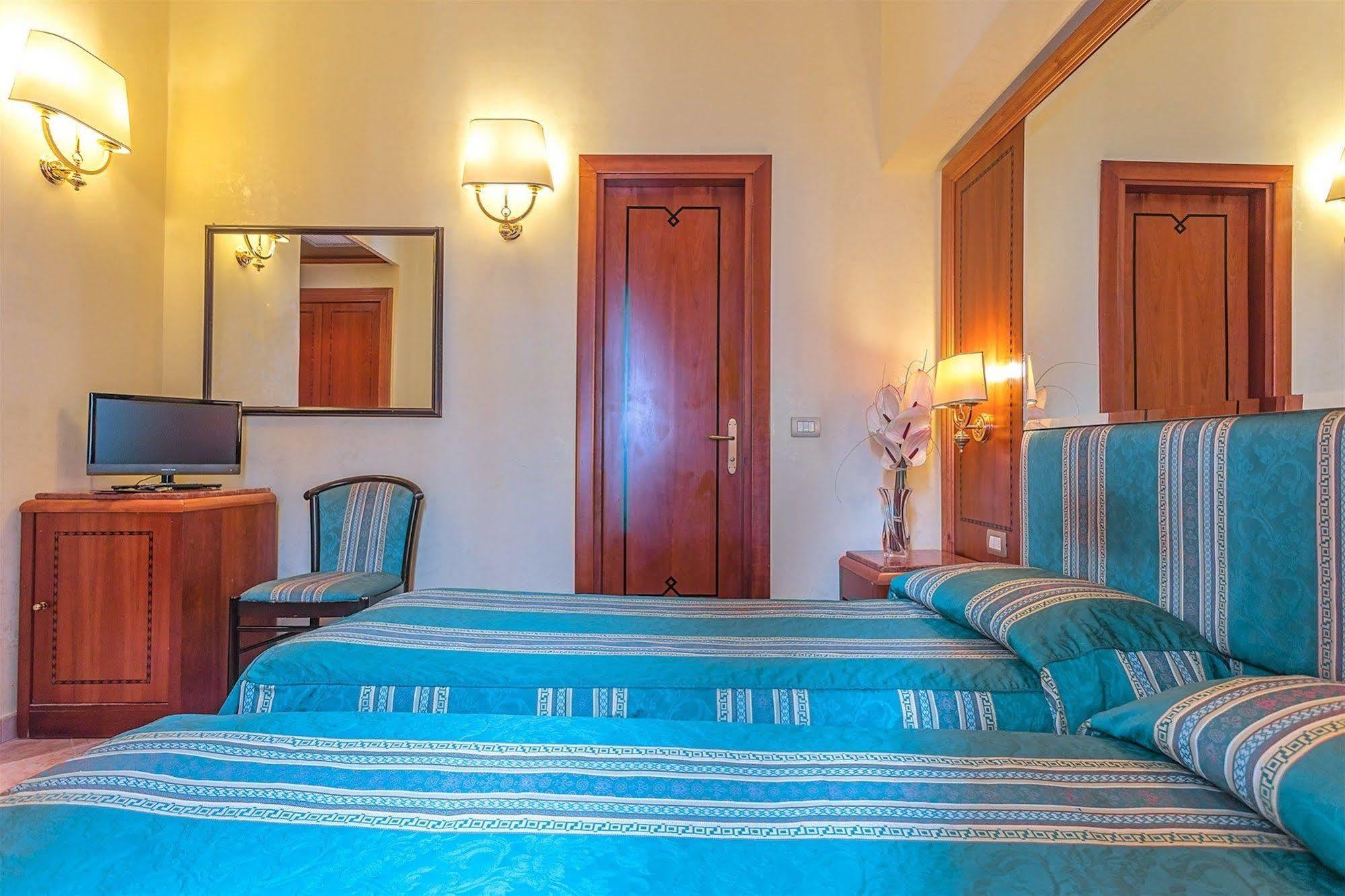 Raeli Lazio 3*